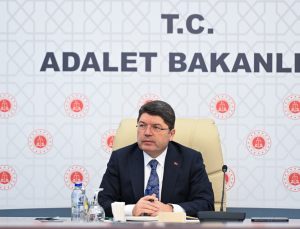 Bakan Tunç: Terörün kendini feshetmesi gündemde