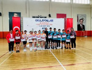 Kars'ta Badminton takımlarından tarihi başarı