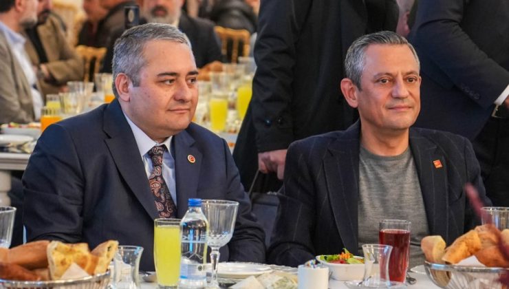 Keçiören'de Mesut Özarslan'ın iftar konuğu Özgür Özel