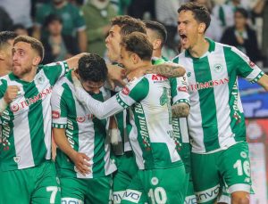 Konyaspor 9 kişi kaldığı maçta Beşiktaş’ı devirdi