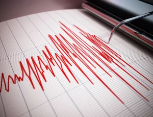 Myanmar'da 7,7 büyüklüğünde deprem!