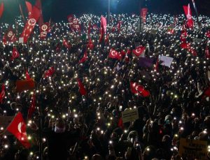 Saraçhane'de İmamoğlu'na destek mitingi: Özel ve İnce'den provokasyon uyarısı