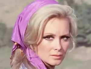 Yeşilçam'ın yıldızı Filiz Akın hayatını kaybetti