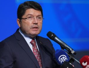 Yılmaz Tunç'tan Özgür Özel'in boykot çağrısına: Çok tehlikeli bir yaklaşım