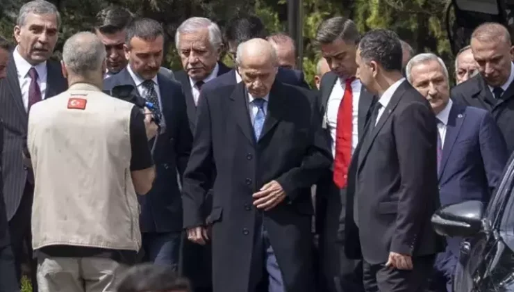 Bahçeli 66 gün sonunda mesaisine başladı: Türkeş'in kabrini ziyaret etti