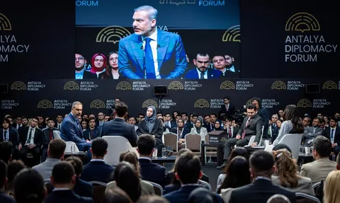 Bakan Fidan üniversitelilerle “ADF Youth”ta buluştu