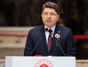 Bakan Tunç, Şanlıurfa’da köpeklerden kaçarken hayatını kaybeden genç kızı andı