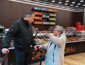 Bakanlar, boykot çağrılarına karşı alışveriş yaptı