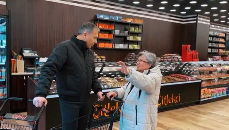 Bakanlar, boykot çağrılarına karşı alışveriş yaptı
