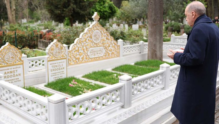Cumhurbaşkanı Erdoğan, anne ve babasının kabirlerini ziyaret etti
