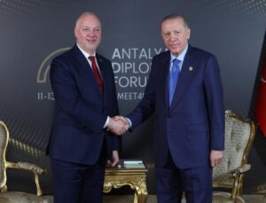 Cumhurbaşkanı Erdoğan, Antalya Diplomasi Forumu'nda Bulgaristan ve Bosna-Hersek temsilcileriyle görüştü