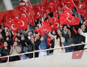 Kadın Futbol Takımımız UEFA Uluslar Ligi Grup maçında Slovenya'ya 1-0 yenildi