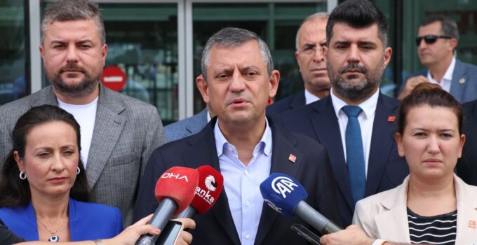 Özel'den İmamoğlu'na Silivri'de ziyaret