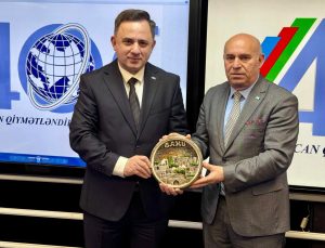 Türk dünyasında anlamlı buluşma: Vügar Oruç’tan Adil Koçalan’a ziyaret
