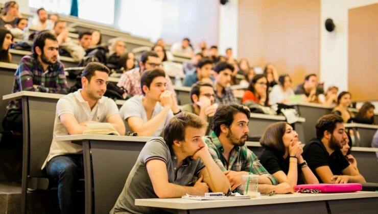 Üniversite öğrencilerine af gelecek mi? Av. Cüneyd Altıparmak değerlendirdi
