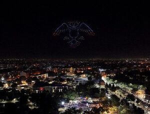 Konya Büyükşehir 30 Ağustos Zafer Bayramı’na Özel 250 Dron ile Işık Gösterisi Gerçekleştirdi