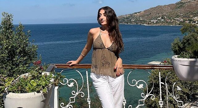 Melisa Eren’den enerjik ve duygusal bir buluşma: Kolaylıklar Diliyorum