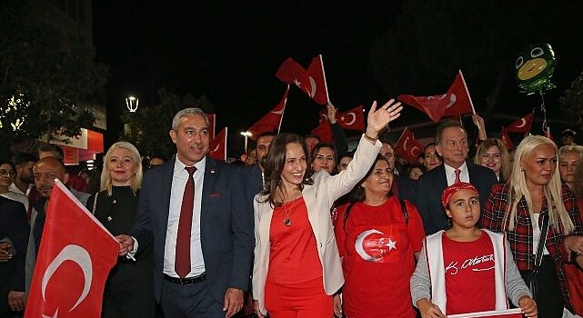 Karşıyaka 29 Ekim’de gelincik tarlasına dönüşecek!