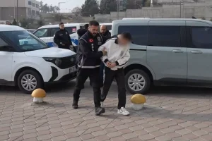 19 yaşındaki genci dövüp parasını çaldılar, yetmedi çıplak görüntüleri için 100 bin TL istediler