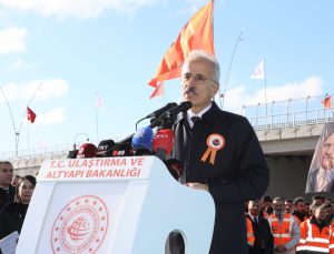 Abdulkadir Uraloğlu: Van Çevre Yolu ile 2 milyar 700 milyon lira tasarruf sağlayacağız