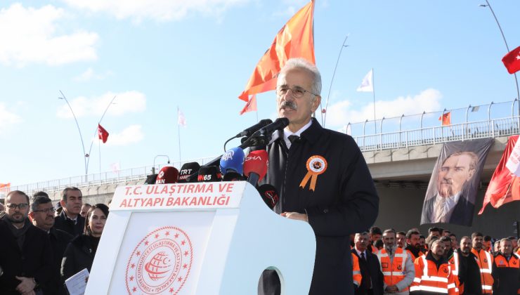 Abdulkadir Uraloğlu: Van Çevre Yolu ile 2 milyar 700 milyon lira tasarruf sağlayacağız