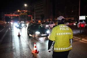 Adana’da Trafik Denetimi: 60 Sürücüye Cezalı