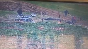 Adıyaman’da madde etkisindeki şahısların tek tek yere yığıldığı anlar kameraya yansıdı