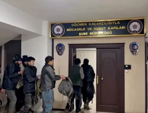 Ağrı Dağı’nda 11 Düzensiz Göçmen, 3 Kaçakçı Yakalandı