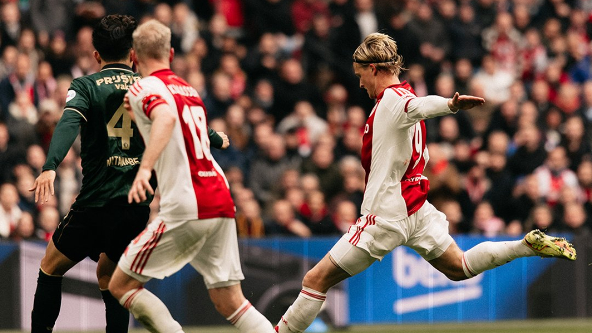 Ajax, Feyenoord’u iki golle yıktı