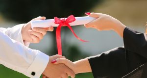 Akademik sahteciliğe cezalar yolda! Tez yazdırana para cezası, sahte diplomaya hapis