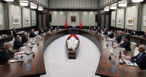 AKP ikiye bölündü: Yılbaşına günler kala Kabine mi değişiyor?