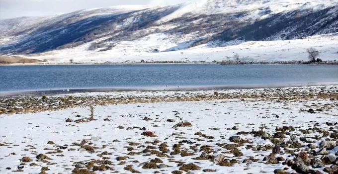 Aktaş Gölü Karla Kapalandı