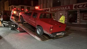 Alkollü Sürücü Kaçmaya Çalıştı, Kamyonet Durduruldu