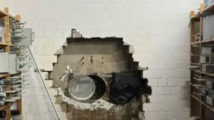 Almanya’da hırsızlar matkapla duvarı delerek banka kasasını soydu