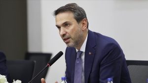 Alparslan Bayraktar yanıtladı: Doğalgaz ve elektriğe zam gelecek mi?