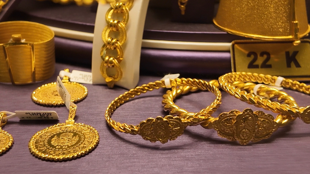 Altın fiyatları artınca, İstanbul’daki bazı kuyumcular işçilikte indirime gitti