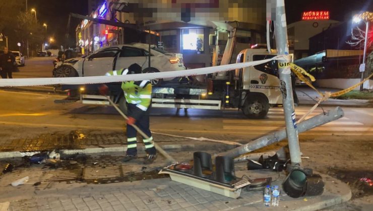 Ankara’da otomobil, motosiklete ve sinyalizasyon direğine çarpıp takla attı:  4 yaralı