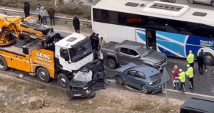 Ankara’da vinç, 13 araca çarptı; 5 yaralı