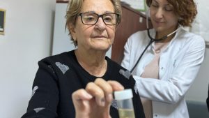 Antalya’da alüminyum kabıyla hap yuttu