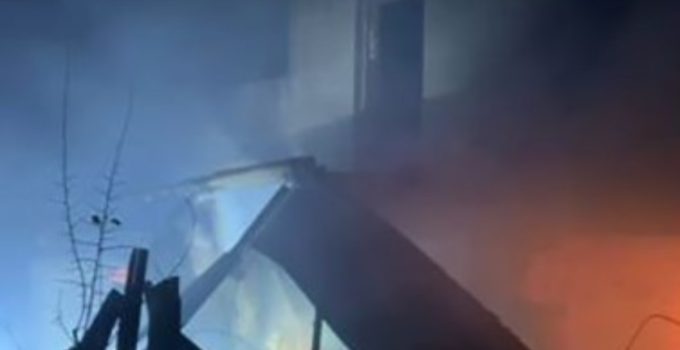 Artvin’de yangına karlı yollardan ulaşmak uzun sürdü