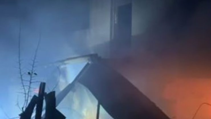 Artvin’de yangına karlı yollardan ulaşmak uzun sürdü