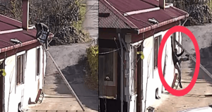 Baca şapkasını değiştirmek için çıktığı çatıdan düştü