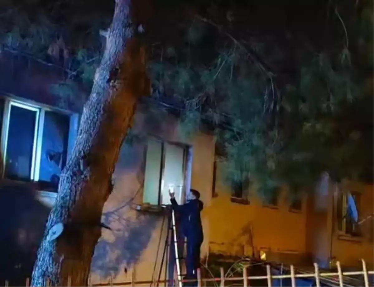 Bursa’da Apartman Yangını: Mahsur Kalan Kişi Kurtarıldı