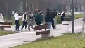 Bursa’da iki grup arasındaki kavga kamerada