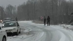 Bursa’da yoğun kar yağışı etkili oldu: Yollar kapandı