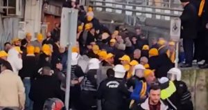 Çağlayan Adliyesi’nde gergin anlar: Taksiciler ile polis karşı karşıya