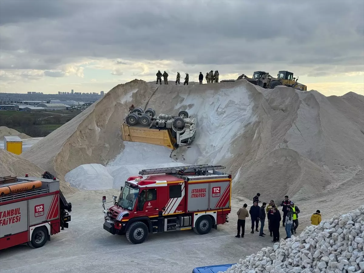 Çatalca’da Kamyon Kazası: İşçi Hayatını Kaybetti