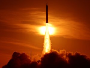 Çin, uzay deney kapsülünü fırlattı