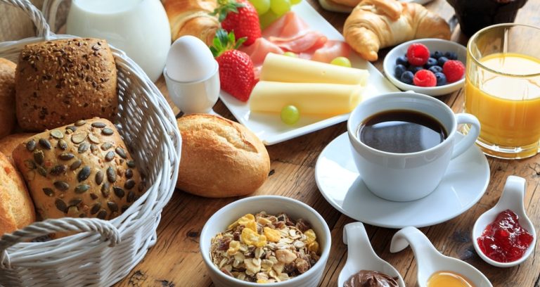 Çoğu insan sabahları tüketiyor… Sağlıklı mı, şeker bombası mı?