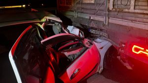 Çorum’da tıra çarpan otomobil hurdaya döndü: 1 ölü